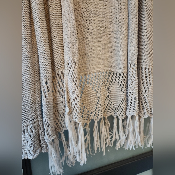 Women's Gray Knit Open Sweater - Picture 2 of 4